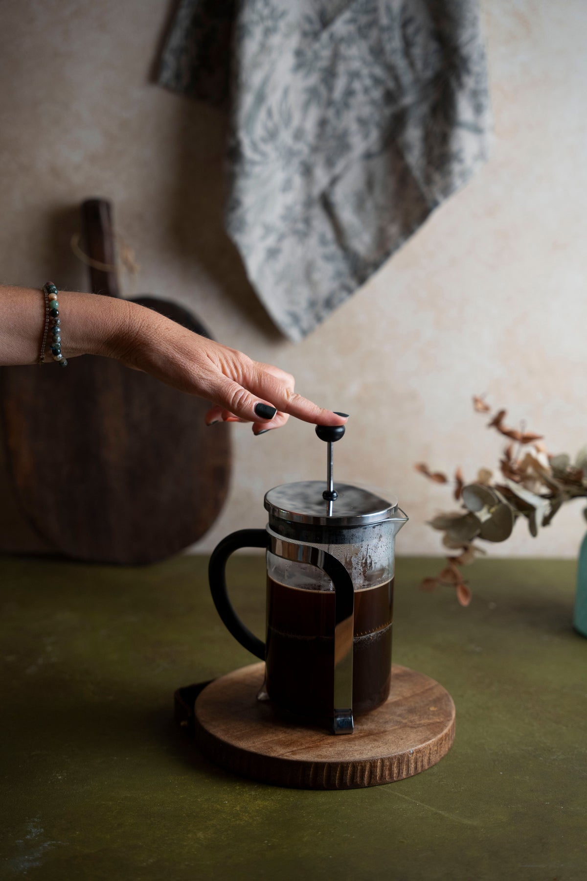 Brewing coffee with a French Press